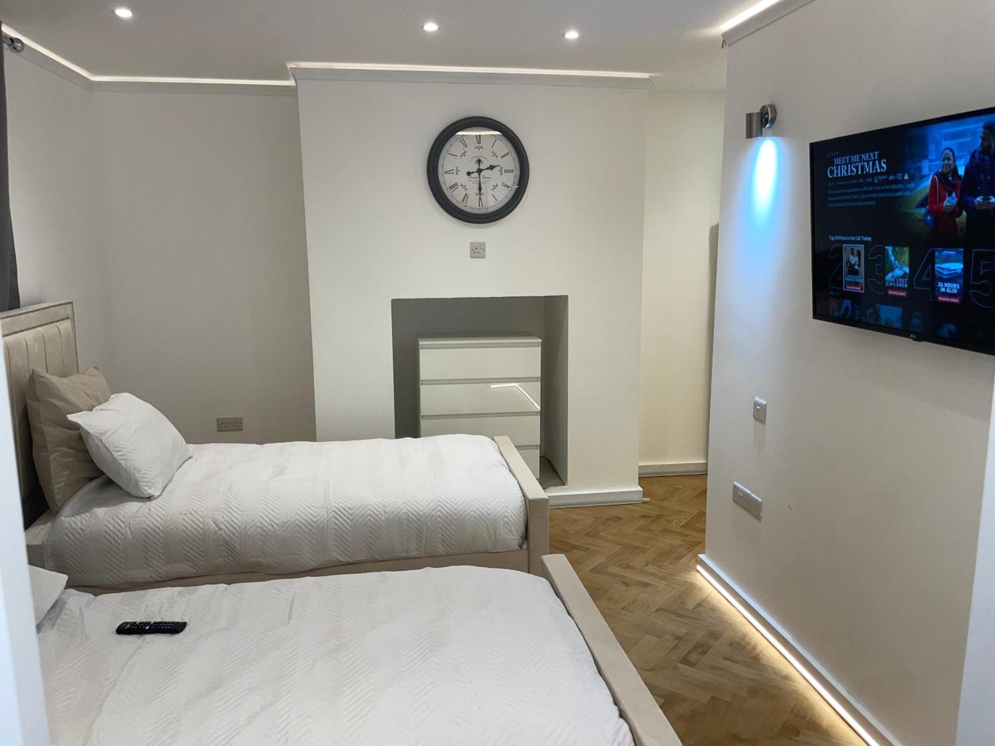 Stylish 2-Bedroom Getaway In The Heart Of Chelsea 伦敦 外观 照片